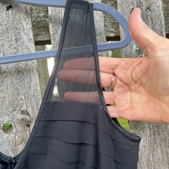 Jones New York “little black dress”, sleeveless v-neck, silk bodice, Size 12 - Picture 5 of 9